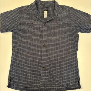 Patagonia men’s button up shirt blue size medium
